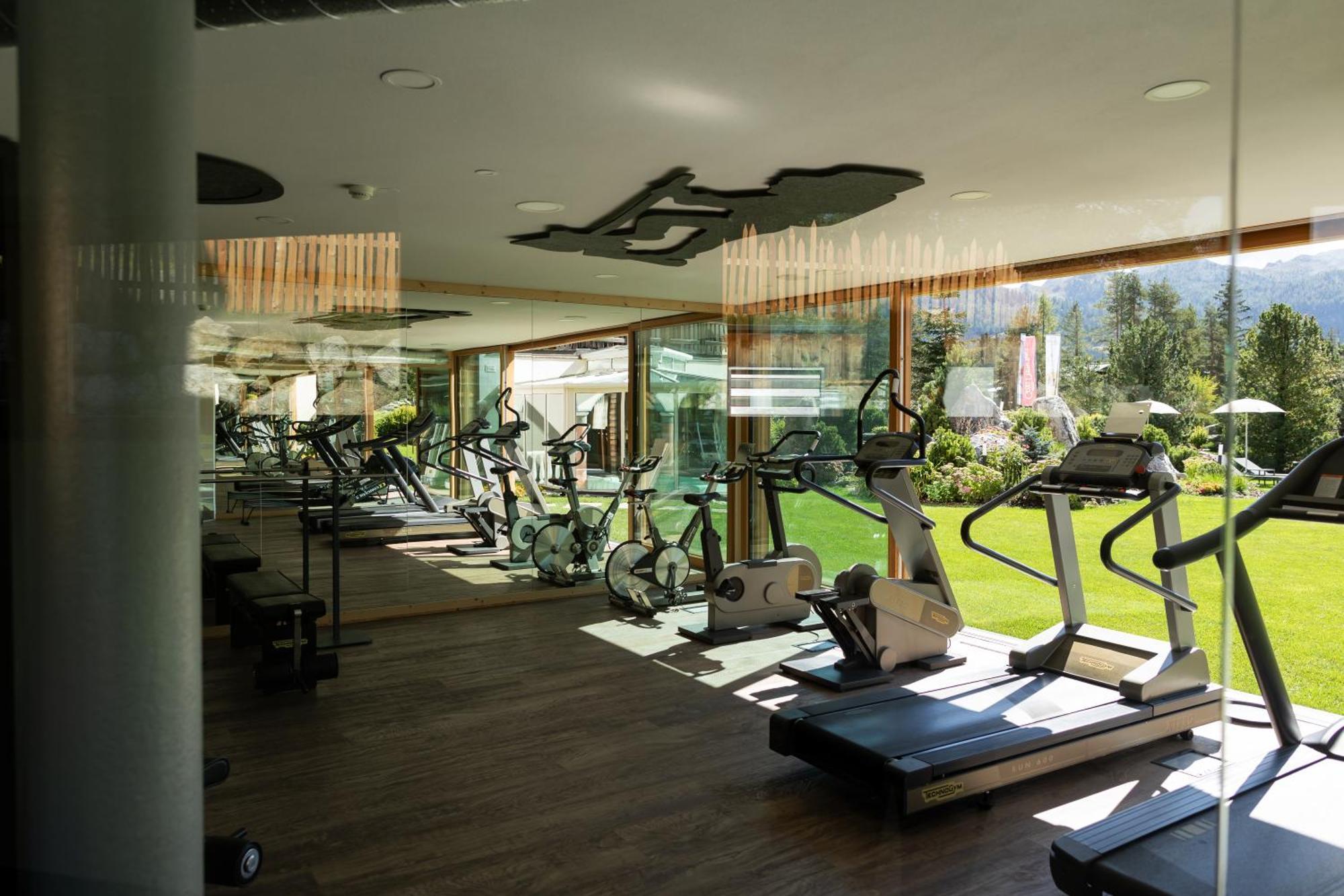 Hotel Gran Paradiso San Cassiano  Ngoại thất bức ảnh